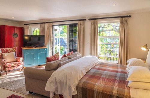Claremont House | Hedge House