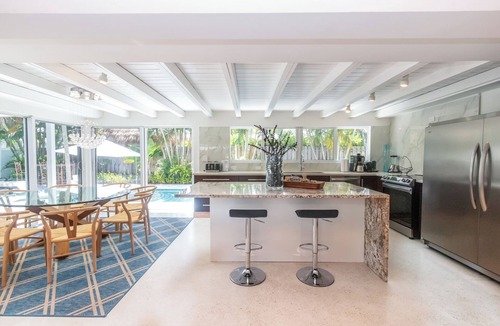 Deerfield Beach House | HGTV Design Star - Beach entry, Pool- Spa Heaven