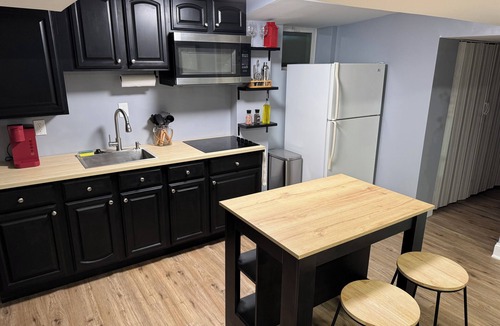 Suitland Apartment | Hidden Oasis 5 mins from DC