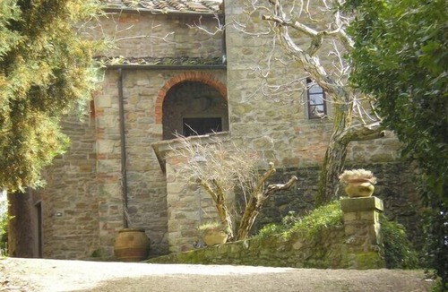 Loro Ciuffenna Villa | HillsideVilla overlooking the Tuscan landscape between Florence Arezzo and Siena