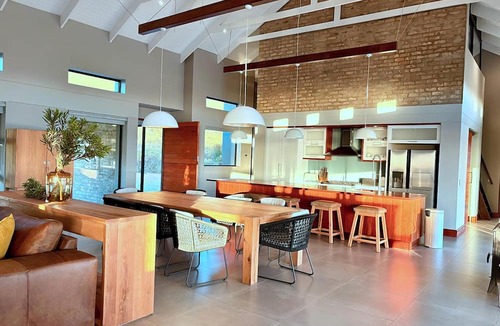 Greater Hermanus Apartment | Hilltop House | Mountain retreat |100 Ha Farm
