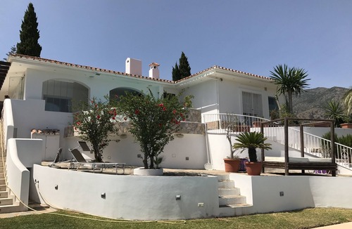 Torreblanca House | Hilltop Jacuzzi House