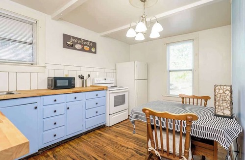 Downtown Greensboro Apartment | Historic Charm & Modern Convenience