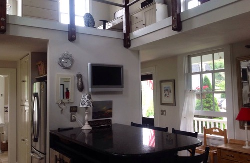 Mystic House | Historic Sea Captains Home in Downtown Mystic, Walk everywhere, Pet Friendly!