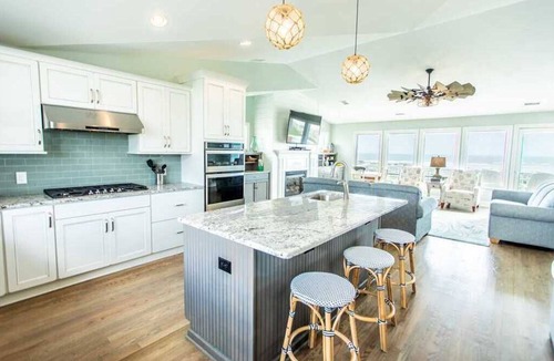 Holden Beach House | Hobbs Realty - “Benvenuto” | Luxury 8BR Oceanfront Home w/Private Pool & Elevator