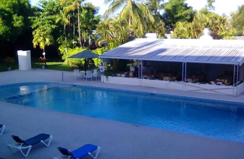 Sunset Crest Apartment | Holetown, West Coast Apartment, Barbados Sleeps 2 211 Golden View