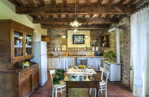 San Giovanni In Marignano House | Holiday Home in San Giovanni in Marignano with Garden