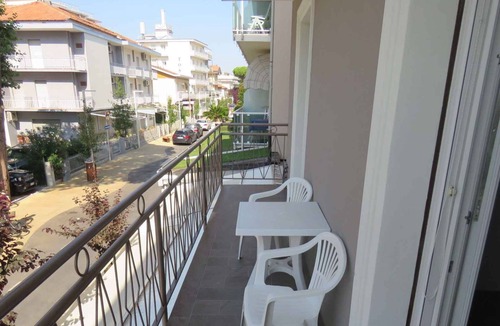 Fogliano Marina Apartment | Holiday apartment with balcony in close proximity to the beach