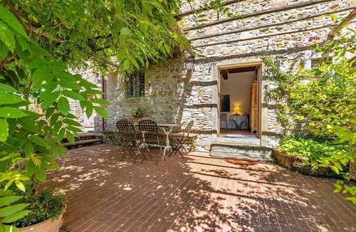 Barberino di Mugello House | Holiday Home 'Antico Casale Del Pozzo' with Private Terrace, Wi-Fi and Air Conditioning