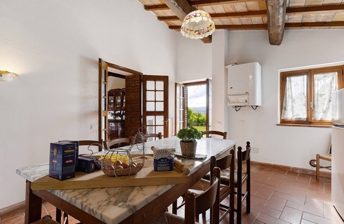 San Macario In Monte House | Holiday Home 'Toscana' with Shared Pool, Private Garden and Wi-Fi