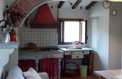 Castelnuovo Misericordia House | Holiday Home 'Mare Colline Città D'Arte' with Private Garden
