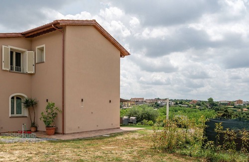 Santa Maria a Monte House | Holiday Home 'Oasi al Sole' with Mountain View, Private Garden and Wi-Fi