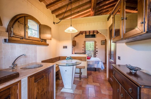 Serre di Rapolano Other | Holiday Home "Agriturismo Ischieto - Il Pino" with Shared Pool and Wi-Fi