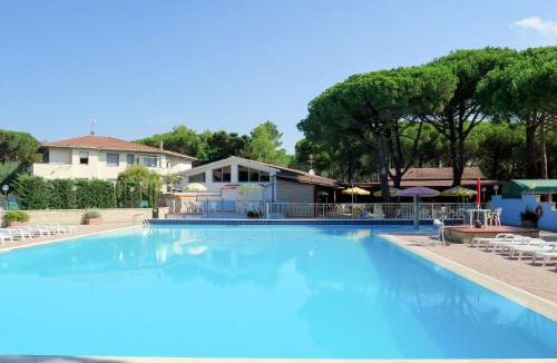Marina di Bibbona House | Holiday Home Campeggio del Forte-7 by Interhome