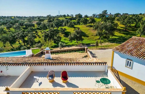 Loule House | Holiday Home 'Casa Do Avô - Vale Luís Neto' with Mountain View, Wi-Fi and Air Conditioning