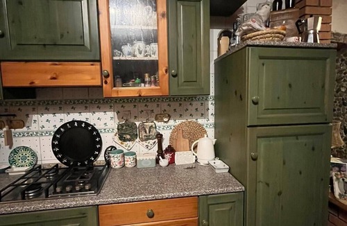 Granaglione House | Holiday Home "Casa Fiore" with Mountain View, Private Garden & Wi-Fi