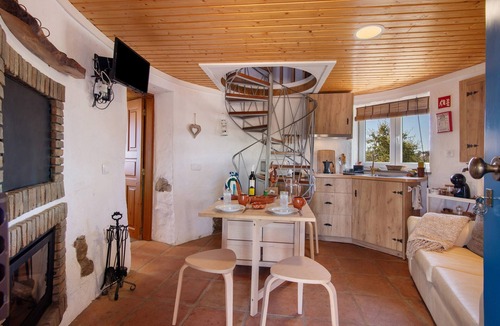 Cortelha House | Holiday Home 'Casa Moinho Da Eira' with Mountain View, Wi-Fi and Air Conditioning