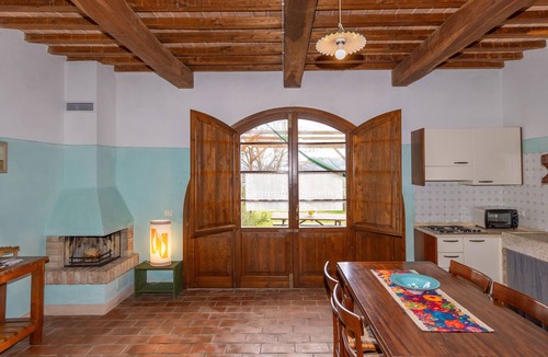 Toiano House | Holiday Home 'Cottege' with Shared Pool, Private Terrace and Wi-Fi