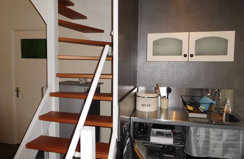 Hoogwoud House | Holiday Home "Engel van de Molen" for Couples with Terrace, Garden & Wi-Fi