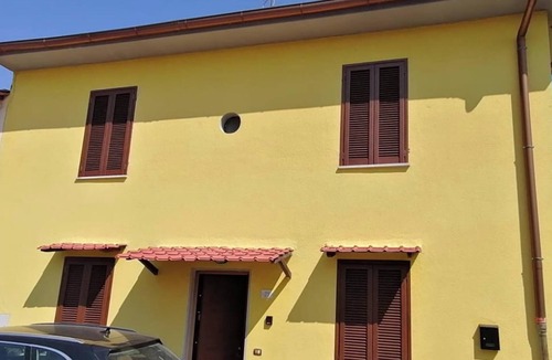 Santa Croce sull'Arno House | Holiday Home 'Enza's Petite Maison' with Wi-Fi