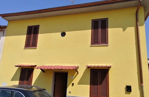 Santa Croce sull'Arno House | Holiday Home 'Enza's Petite Maison' with Wi-Fi