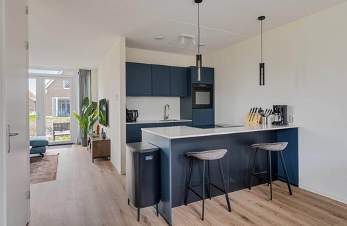 Opperdoes House | Holiday Home in Medemblik by IJsselmeer