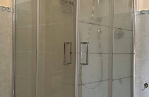 Pontedera Apartment | Holiday Home in Pontedera Caterina Apartment