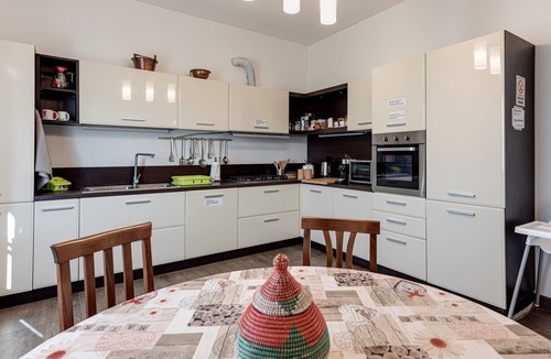 Borgo San Lorenzo House | Holiday Home 'Villa Moderna Resort' with Private Pool, Wi-Fi and Air Conditioning