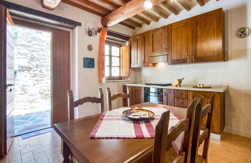Parchiule House | Holiday Home in Città di Castello with Pool