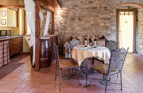 Rignano sull'Arno House | Holiday Home 'Villa Silvia' with Private Pool, Wi-Fi and Air Conditioning