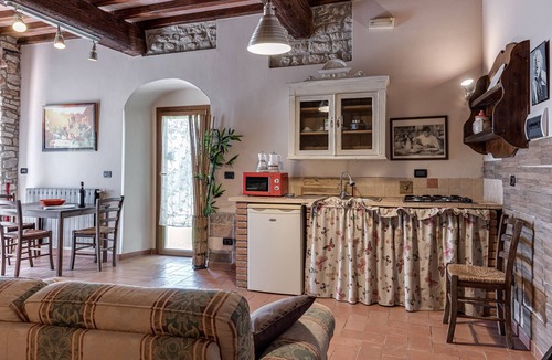 Rignano sull'Arno House | Holiday Home 'Villa Silvia' with Private Pool, Wi-Fi and Air Conditioning