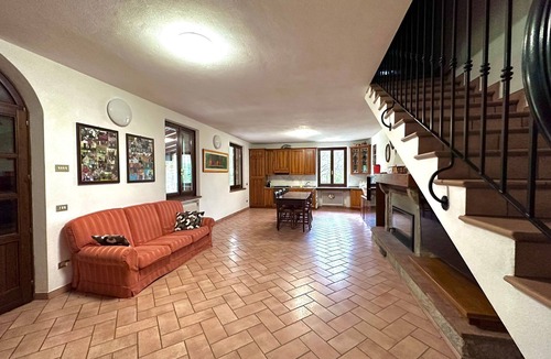 Serramazzoni House | Holiday Home "La Casa del Borgo" with Mountain View, Private Terrace & Wi-Fi