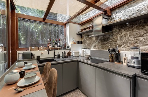 Londa House | Holiday Home 'Luxury Country Retreat La Stallina' with Mountain View, Wi-Fi and Air Conditioning