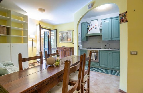 Londa House | Holiday Home 'Oasi Del Mugello' with Private Garden and Wi-Fi