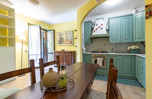Londa House | Holiday Home 'Oasi Del Mugello' with Private Garden and Wi-Fi