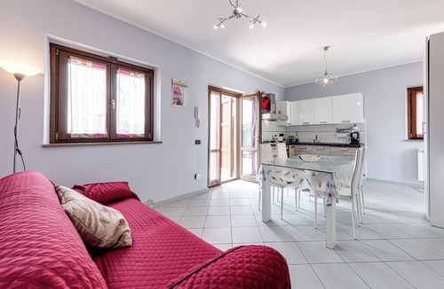 Certaldo House | Holiday Home 'Sandra House Certaldo' with Private Garden and Wi-Fi