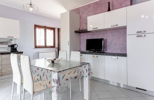 Certaldo House | Holiday Home 'Sandra House Certaldo' with Private Garden and Wi-Fi