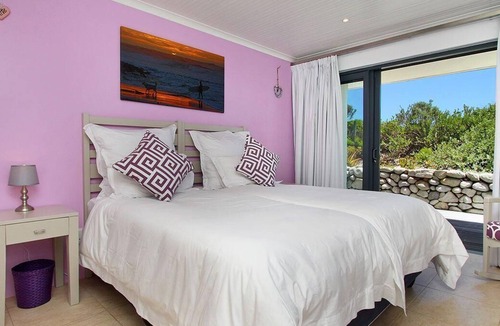 Kommetjie House | Holiday house Simons Town for 1 - 8 persons with 4 bedrooms - Holiday home