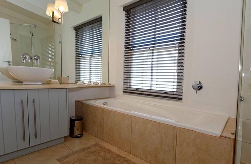 Kommetjie House | Holiday house Simons Town for 1 - 8 persons with 4 bedrooms - Holiday home
