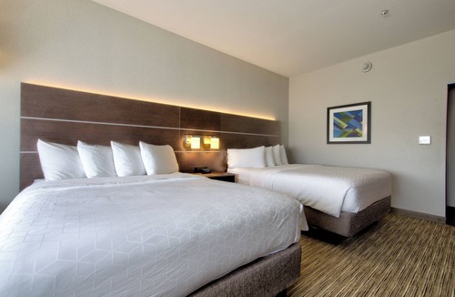 Onalaska Hotel | Holiday Inn Express & Suites Onalaska La Crosse Area by IHG