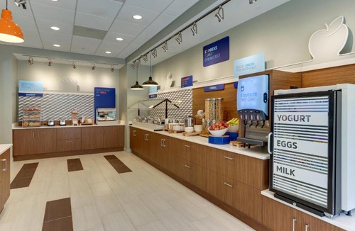 Clemmons Hotel | Holiday Inn Express & Suites - Winston - Salem SW - Clemmons by IHG