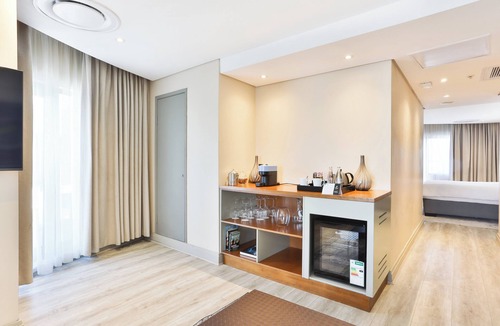 Greater Johannesburg Metropolitan Area Hotel | Holiday Inn Johannesburg - Rosebank by IHG