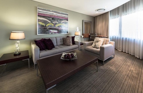Greater Johannesburg Metropolitan Area Hotel | Holiday Inn Johannesburg-Rosebank by IHG
