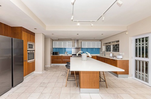 Cape Town Villa | Holiday living in this incredible spacious 6 bedroom villa, boasting epic views