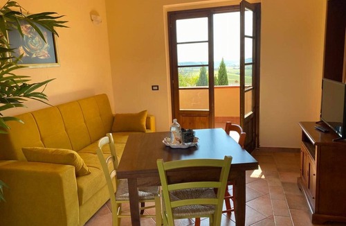 Pomaia Apartment | Holiday resort, pool,children's pool,restaurant,child-friendly. close to village