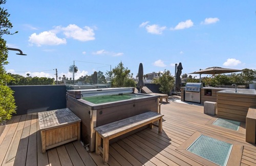 Ocean Park House | Hollister House l Urban Living w/Rooftop Terrace, Spa & Ocean Views