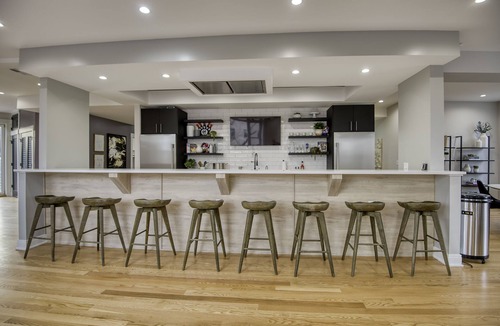 Wrigleyville Apartment | "Holy Cow"! 4bed 4bath Duplex Penthouse w/ 2,000 sqft Private Roof-Deck!