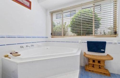 Sunshine Bay House | Home, but closer to the beach