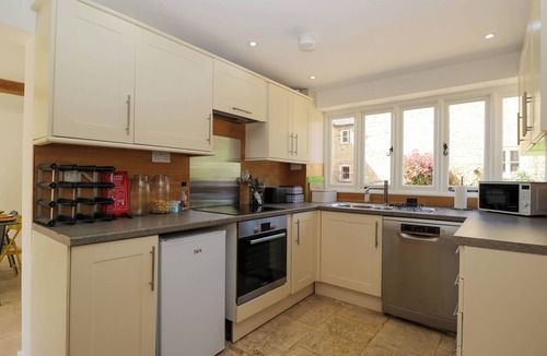 Todenham Cottage | HOME FARM BARN, pet friendly, with a garden in Moreton-In-Marsh