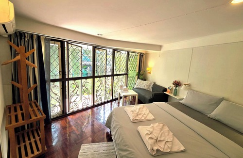 Bangkok Central Business District Hostel | Home16 Hostel 16